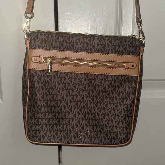Michael Kors Crossbody - Picture 2 of 4